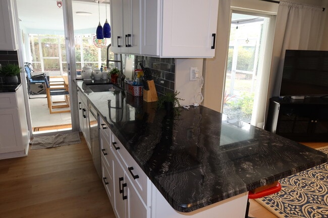 Building Photo - 1001 SW 12th Terrace