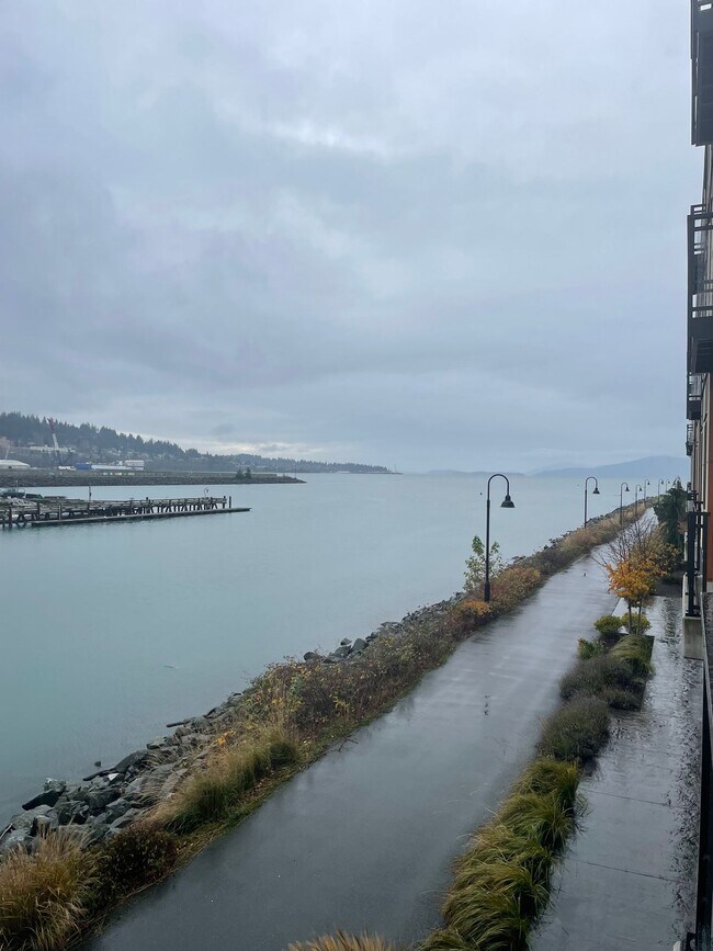 Building Photo - Roomy, 612 Square Foot, 1-Bedroom Home wit...