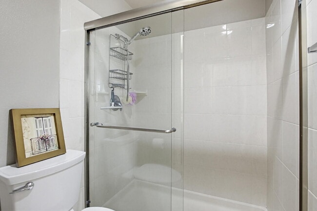 Building Photo - $3,200 - Charming 2-Bedroom + Optional 3rd Bedroom/Office Condo in Desirable Oaks North 55+ Commu...