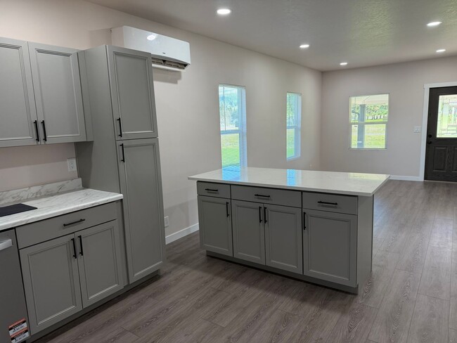 Building Photo - Updated 3 bedroom 2 bathroom house in Dexter!