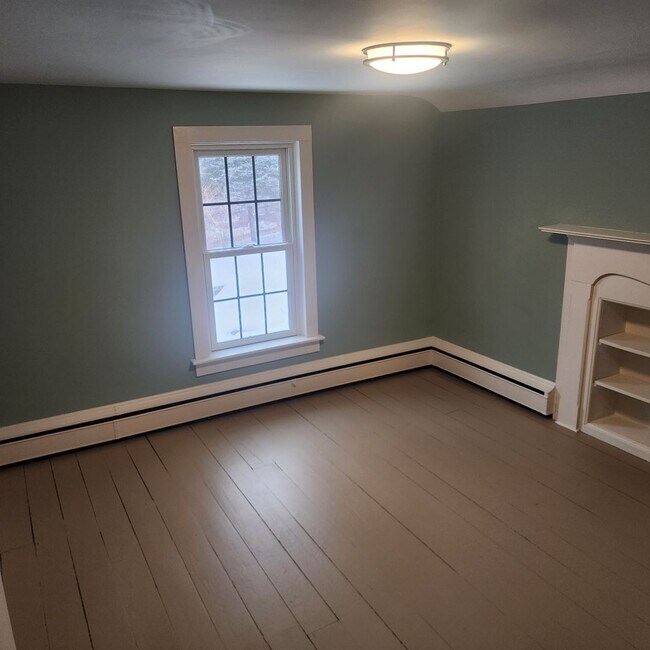 Building Photo - 4BR/1BA Home In East Haddam