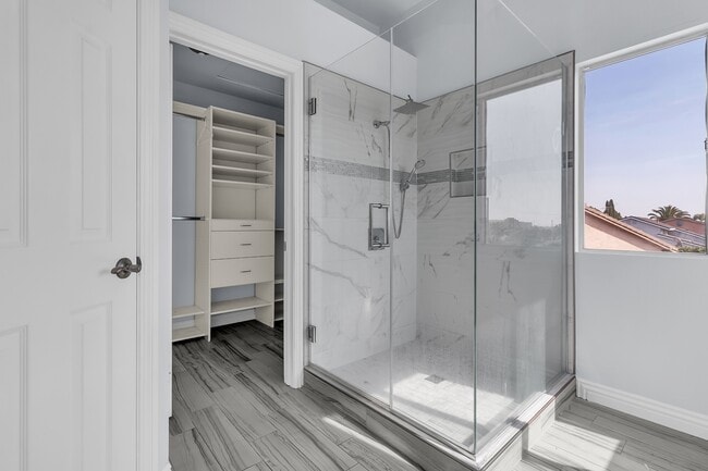 Building Photo - 952 E Cottonwood St