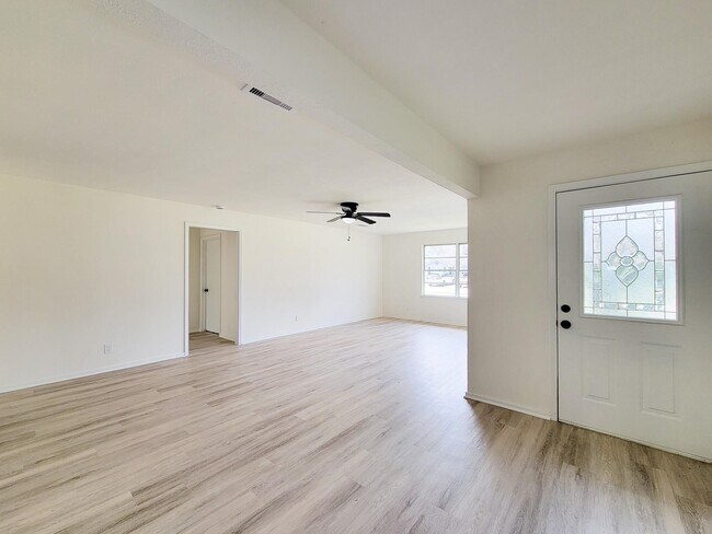 Building Photo - 301 Cypress St