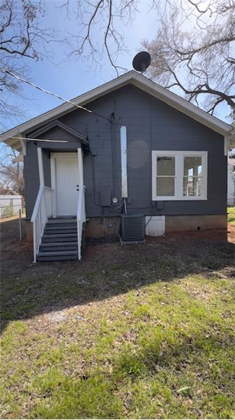 Building Photo - 1613 Live Oak Ave