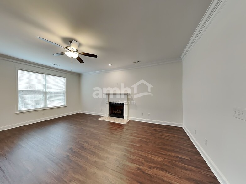 Building Photo - 109 Mountain Slope Ct