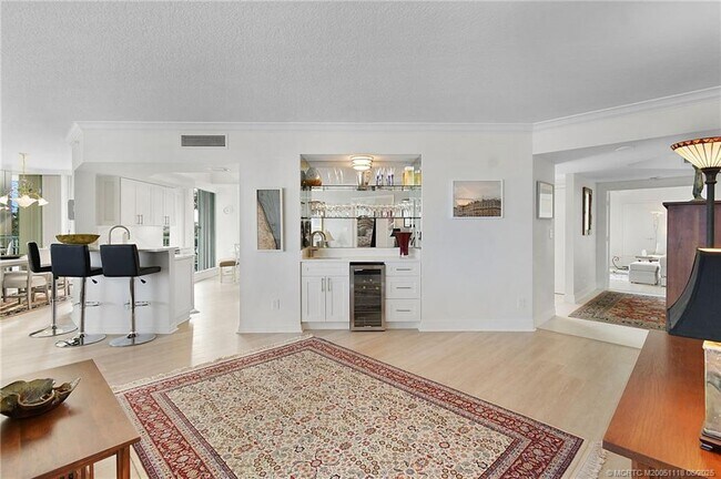 Building Photo - 8600 S Ocean Dr