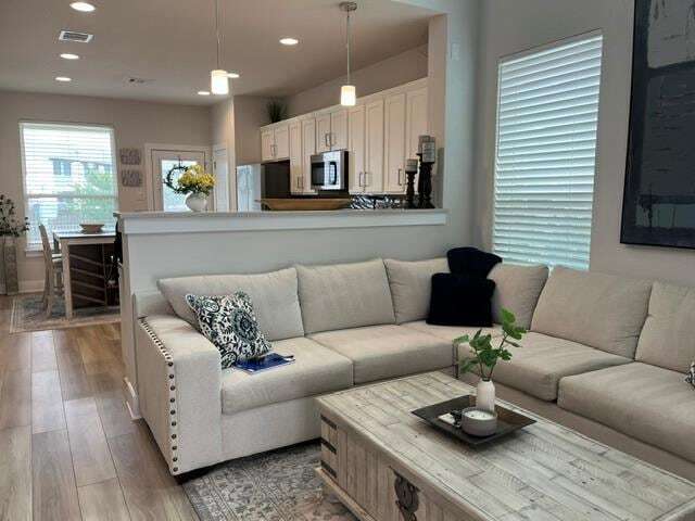 Building Photo - 529 Peace Dr