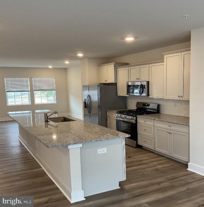 Building Photo - 2257 Marcy Dr