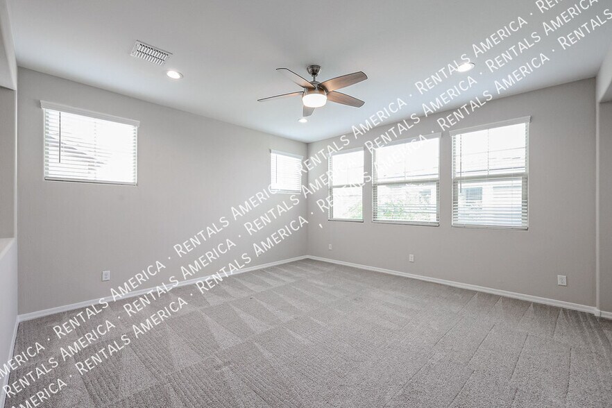 Building Photo - 640 W Winchester Dr