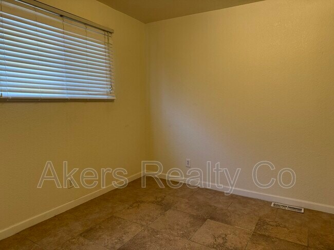 Building Photo - 1125 Mahren Ave