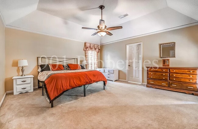 Building Photo - 5981 Diplomat Pl