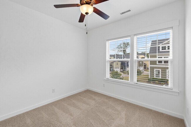 Building Photo - 3 Bedroom Townhome with Rooftop Terrace in Downtown Wake Forest!