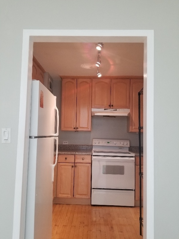 Building Photo - 3600 N Lake Shore Dr