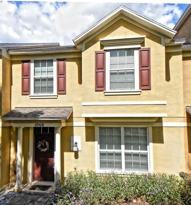 Building Photo - 1068 Winglewood St