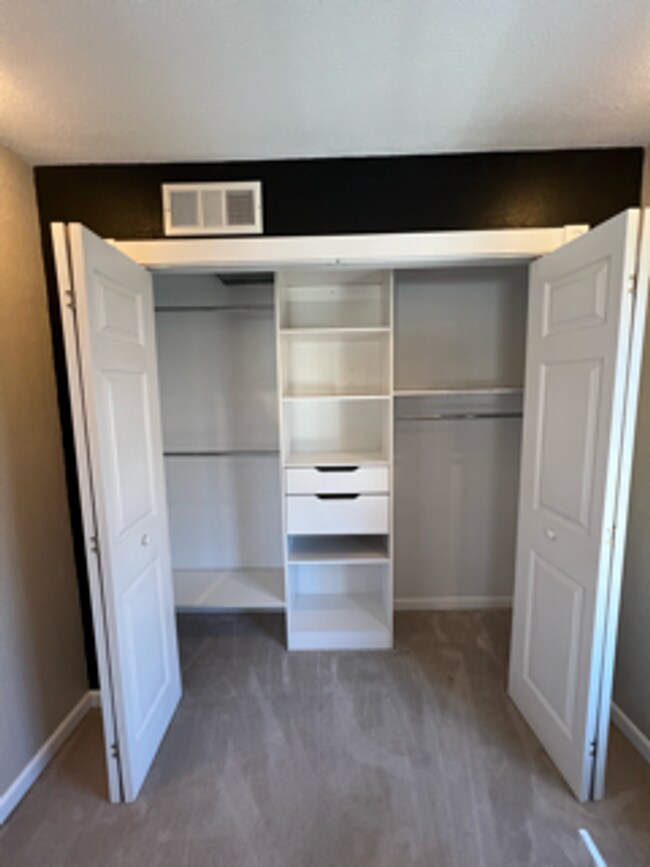 Building Photo - 10517 St Matthew Ln