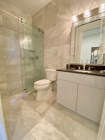 Building Photo - 850 Millbrae Ct