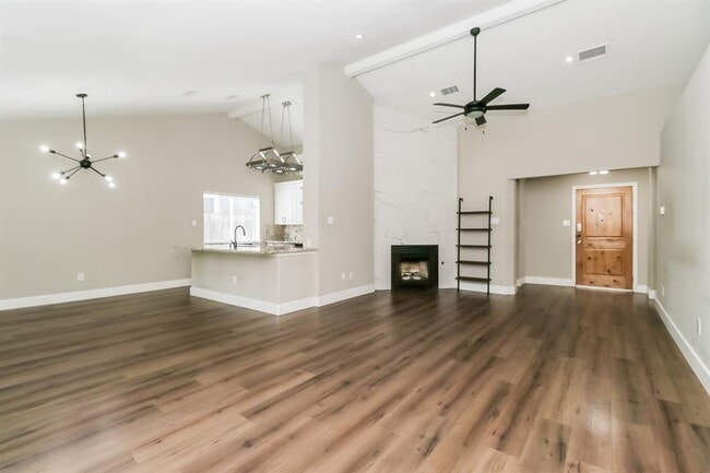 Building Photo - 6323 Avery Island Ave