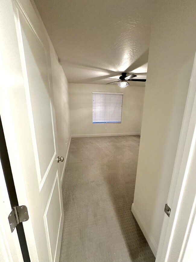 Building Photo - “St. George, Aspen Estates: 5 spacious bed...