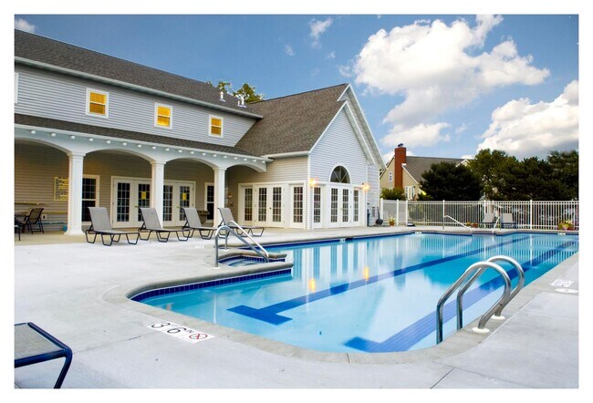 Building Photo - 2 Bedroom 2 Bathroom with Loft- Available Now!