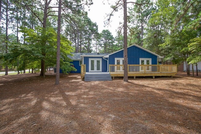 Building Photo - Gorgeous Fully Renovated 3 bedroom home in the Heart of Whispering Pines