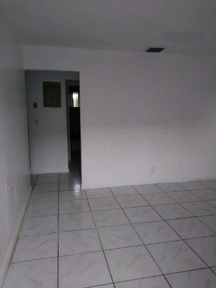 Building Photo - 873 F Rd