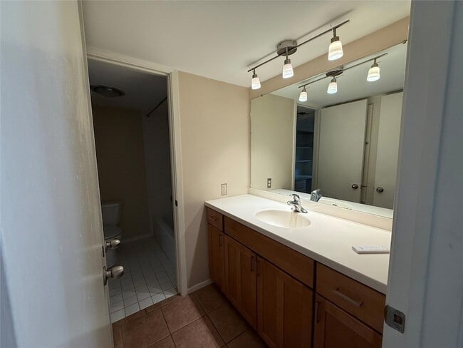 Building Photo - 17 Casa Verde St
