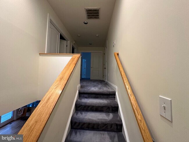 Building Photo - 5509 Thornbush Ct