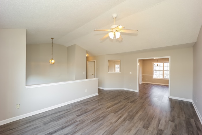 Building Photo - 6055 Yellowood Ct