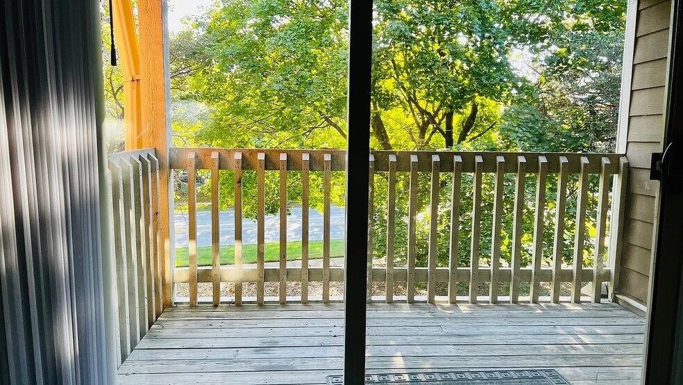 Building Photo - 104 Glengarry Dr