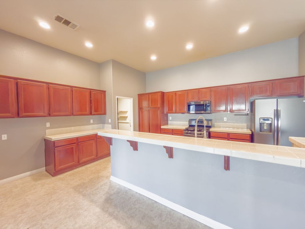 Building Photo - 8959 Wedgewood Ct