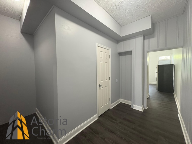 Building Photo - Modern 4-Bedroom with Yard & Easy Downtown...