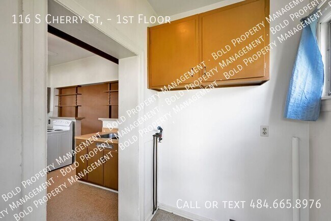 Building Photo - 116 S Cherry St