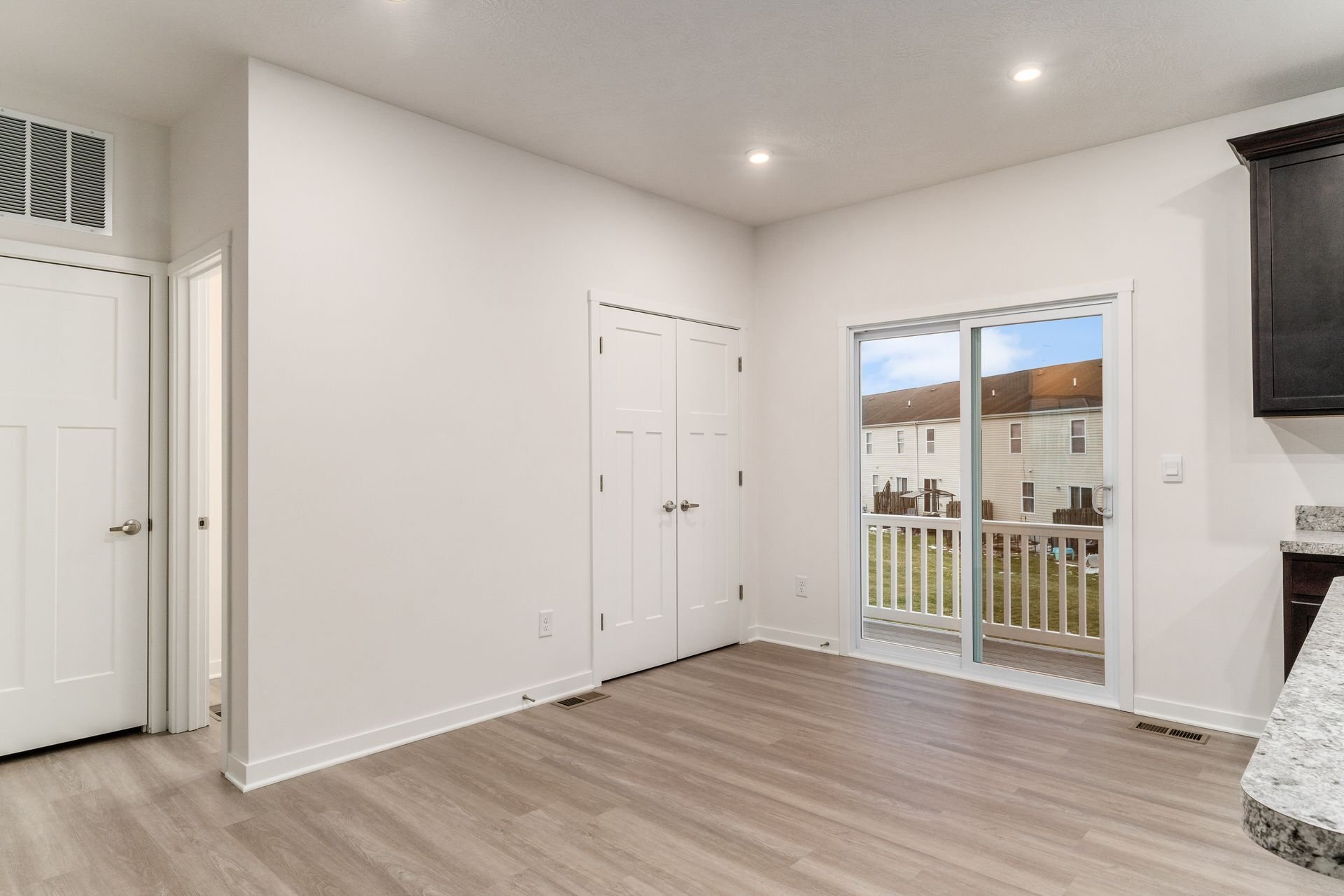 Building Photo - 121 Red Willow Dr