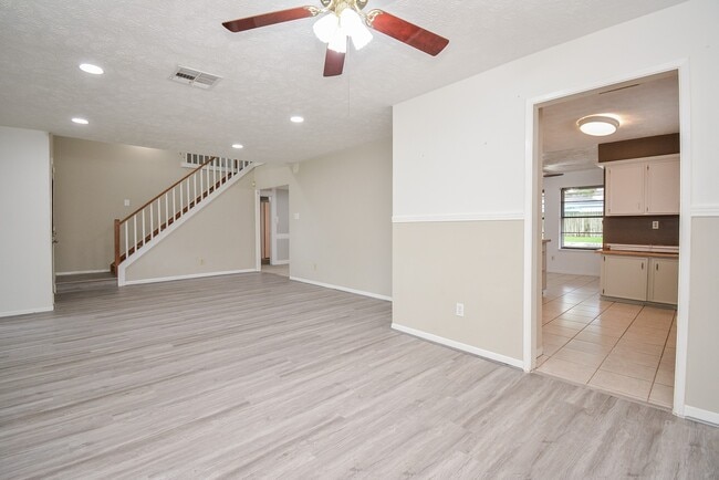 Building Photo - 21318 Park Valley Dr