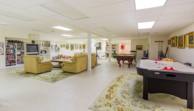 Building Photo - 167 Jule Pond Dr