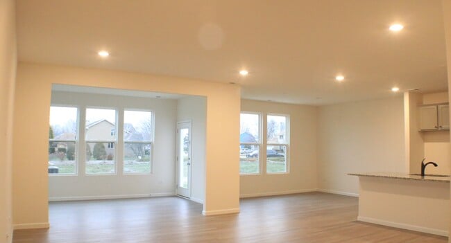 Building Photo - 2767 Lawlor Ln