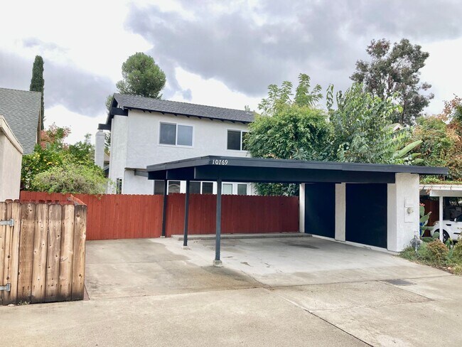 Building Photo - Tierrasanta 4 Bedroom 3 Bath