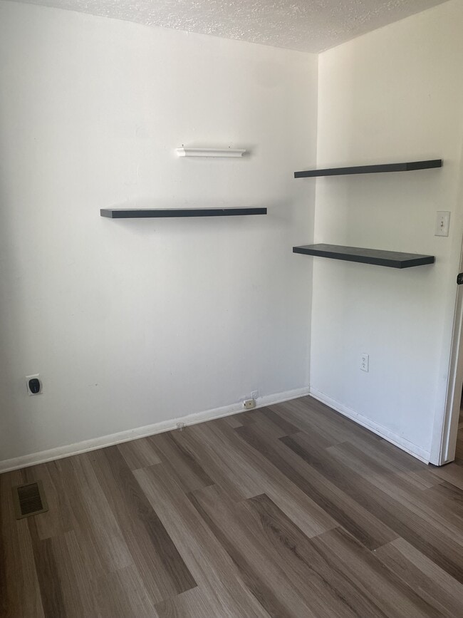 Building Photo - 9223 Redbridge Ct