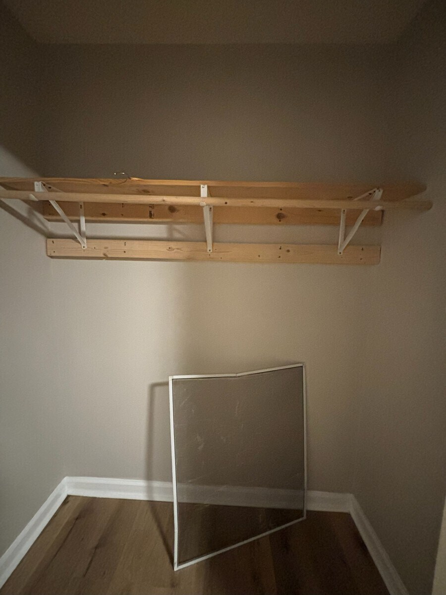 Building Photo - 1522 Main St