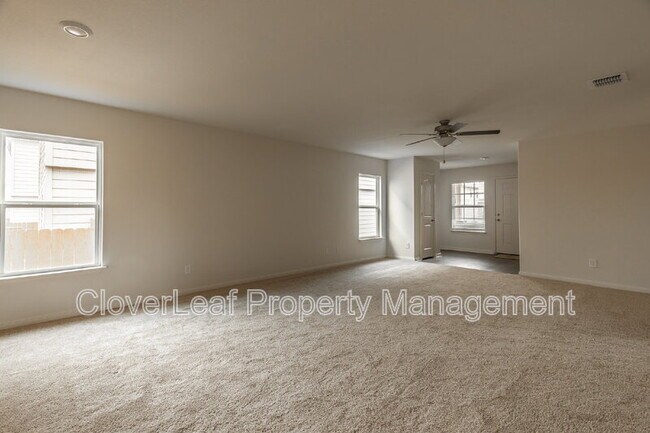 Building Photo - 712 Shoal Crk
