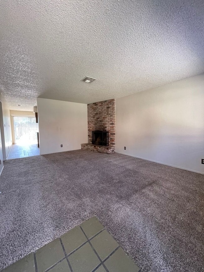 Building Photo - 291 W Alexander Ave