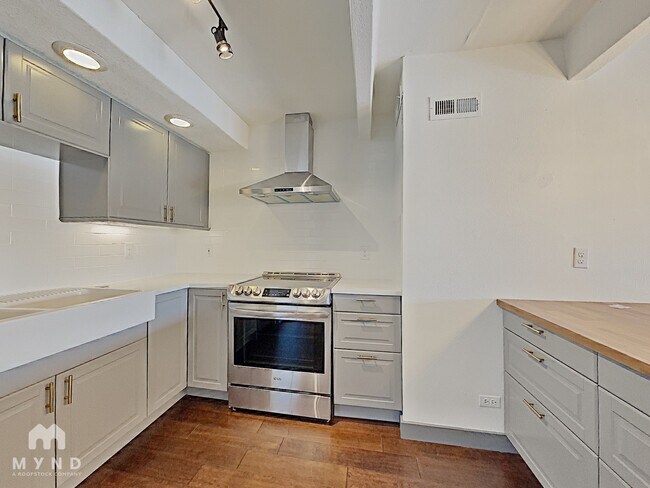 Building Photo - 8060 E Girard Ave