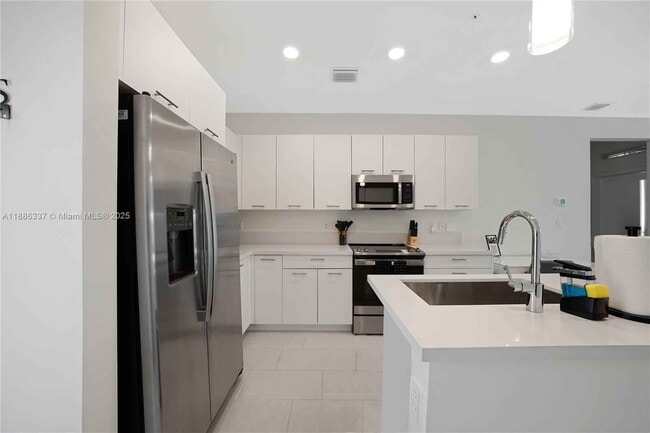 Building Photo - 8167 NW 41st St