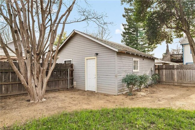 Building Photo - 1421 Citrus Ave