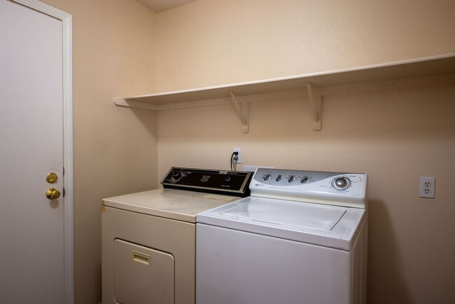 Building Photo - 4408 Rippling Brook Dr