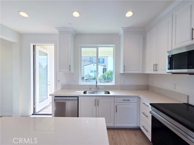 Building Photo - 2420 E Lincoln Ave