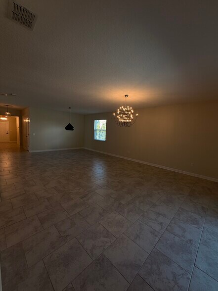 Building Photo - 4452 Seven Canyons Dr