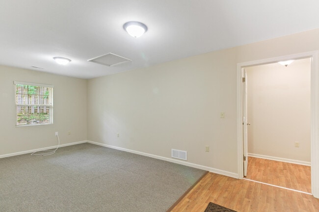 Building Photo - N7439 Mariner Hills Cir