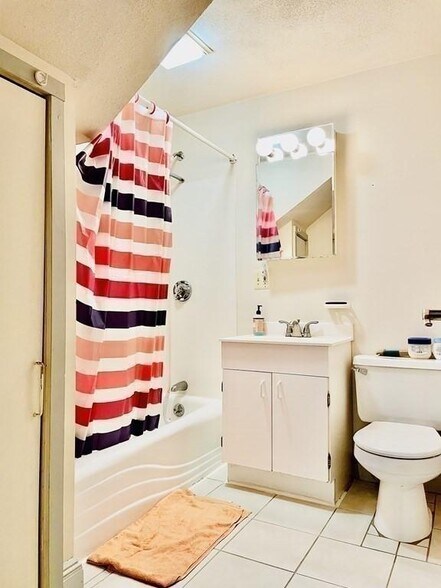 Building Photo - 188 Main St