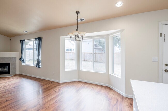 Building Photo - 14950 Prairie Vista Loop SE